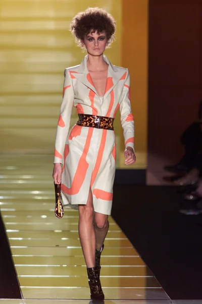 Look 12